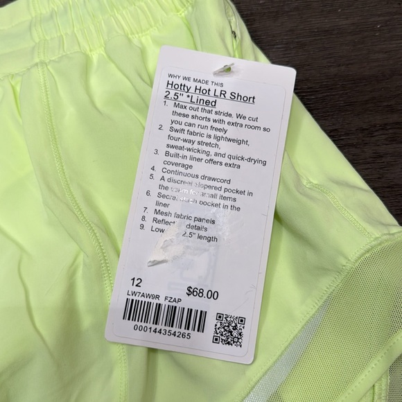 Lululemon Hotty Hot Low-Rise Lined Short 2.5" Lime Green Size 12 - Picture 4 of 6
